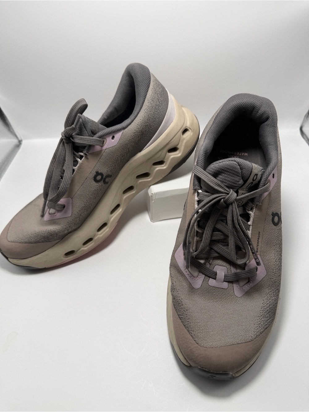 On Cloudsurfer Waterproof Women’s 7 Gray Pink Running Shoes